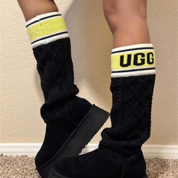 UGG Winter Boots - Picture 3 of 4